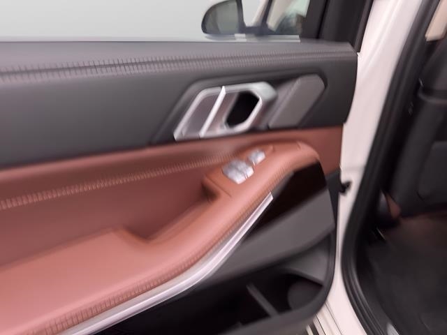 2025 BMW X7 xDrive40i AWD