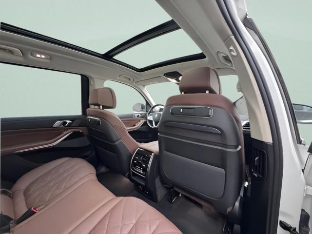 2025 BMW X7 xDrive40i AWD