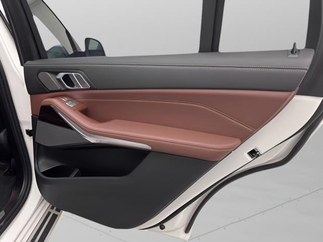 2025 BMW X7 xDrive40i AWD
