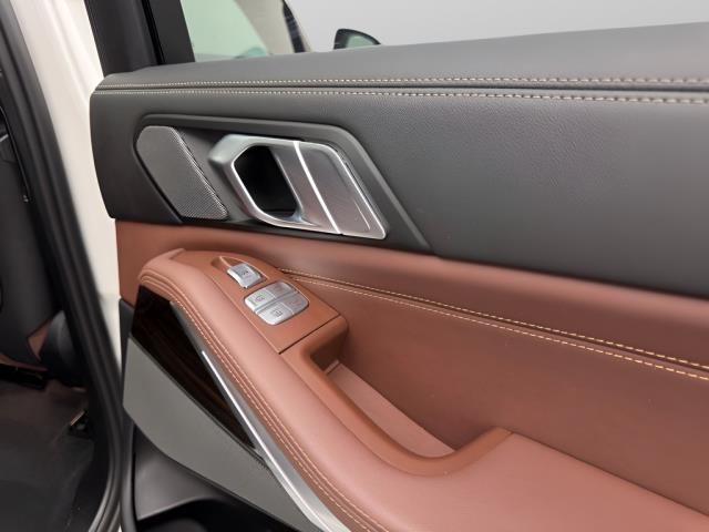 2025 BMW X7 xDrive40i AWD