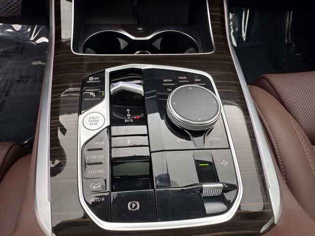 2025 BMW X7 xDrive40i AWD