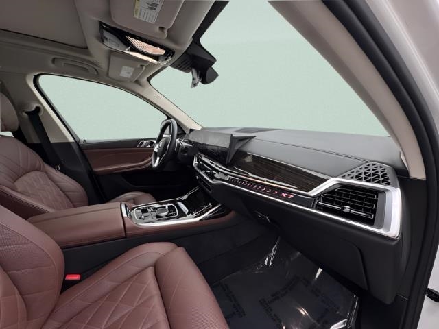 2025 BMW X7 xDrive40i AWD