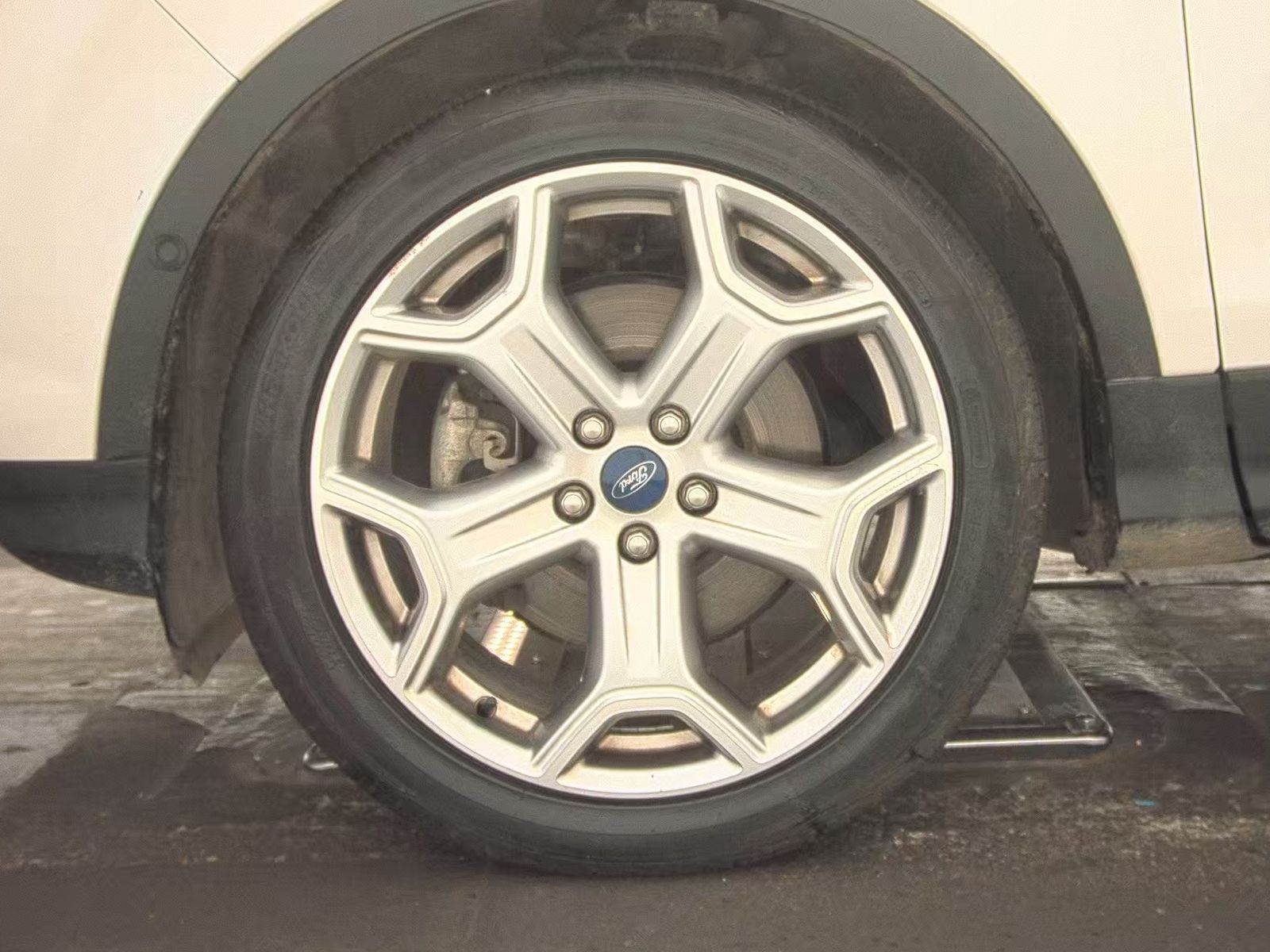 FORD ESCAPE - 10