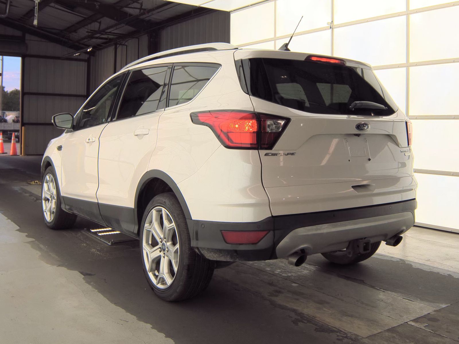 FORD ESCAPE - 9
