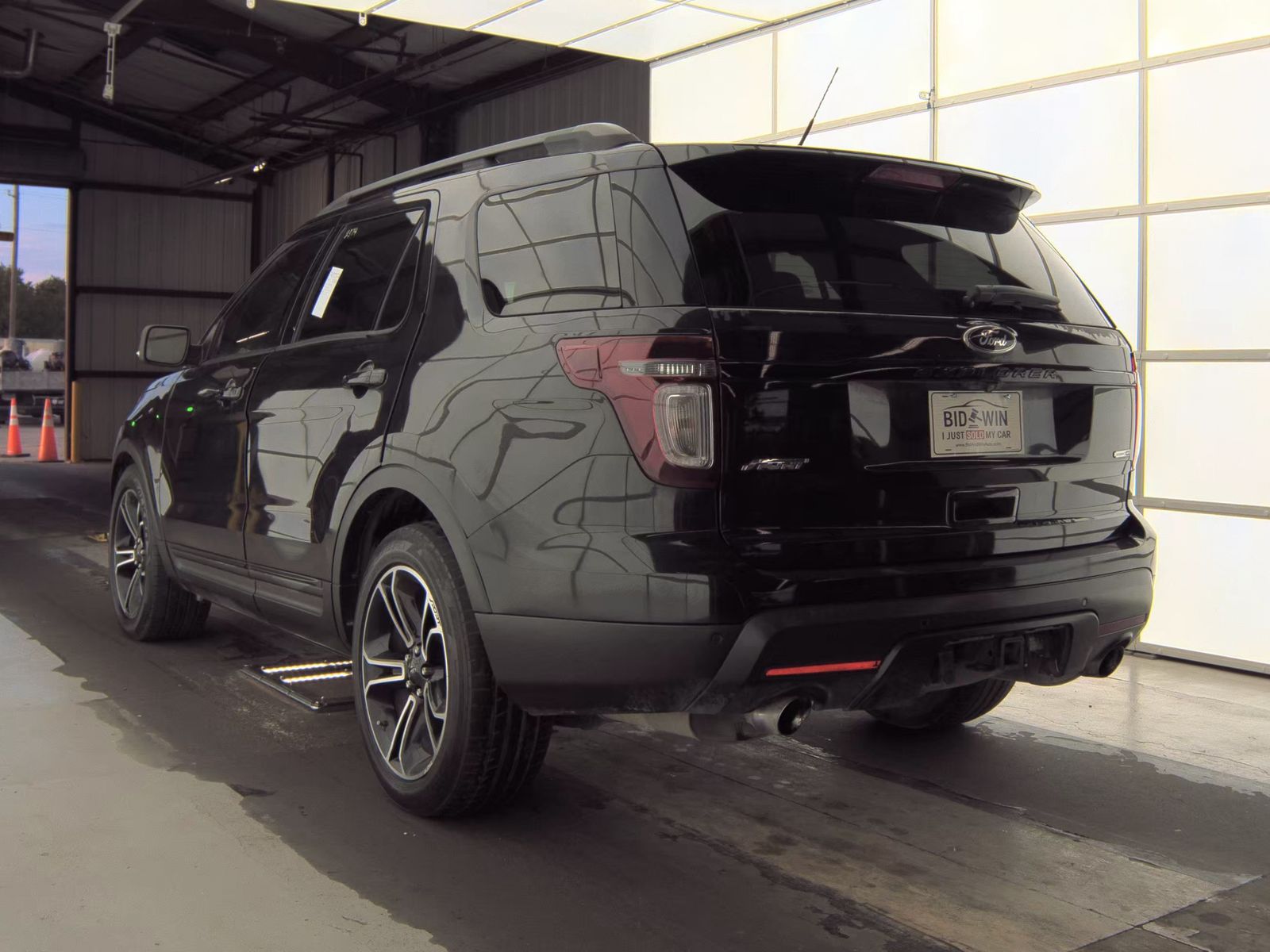 FORD EXPLORER - 9