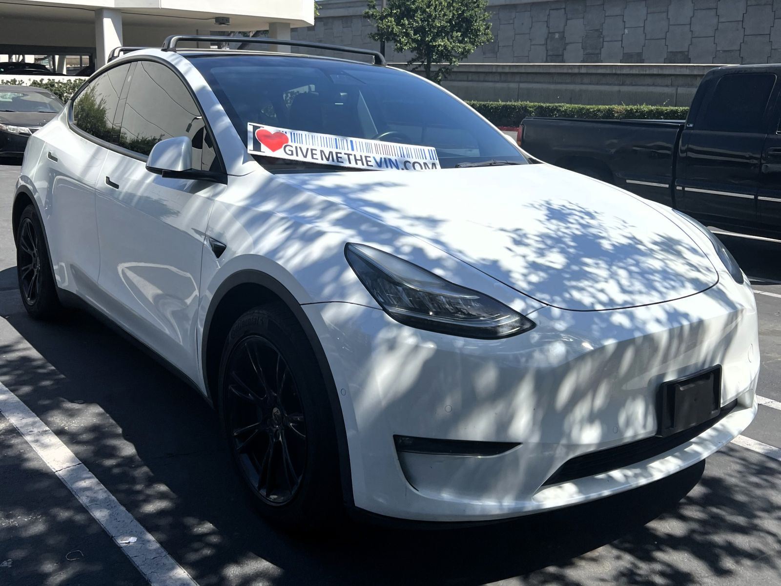 TESLA MODEL Y - 1