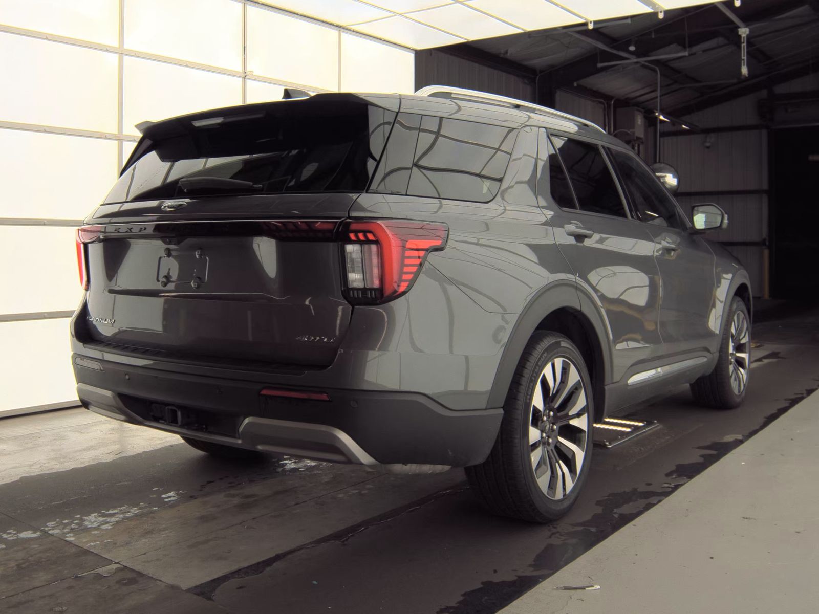 FORD EXPLORER - 6