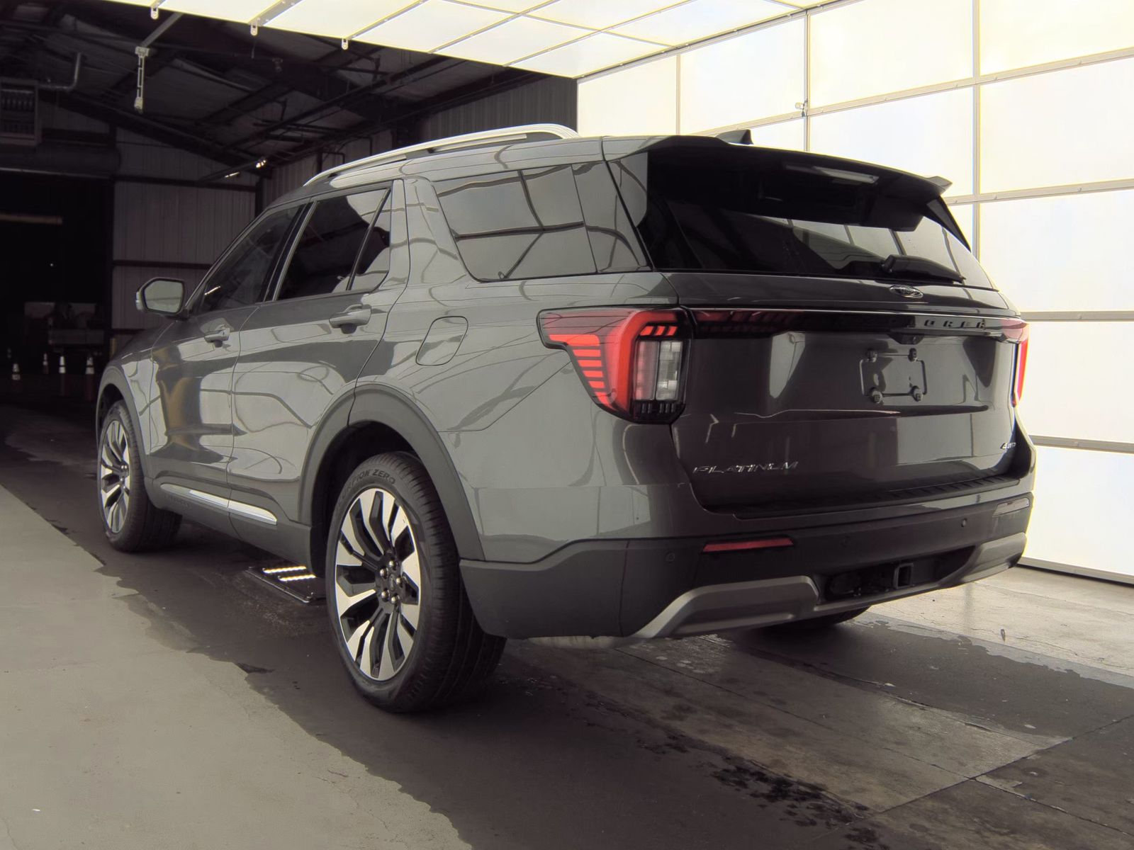 FORD EXPLORER - 9