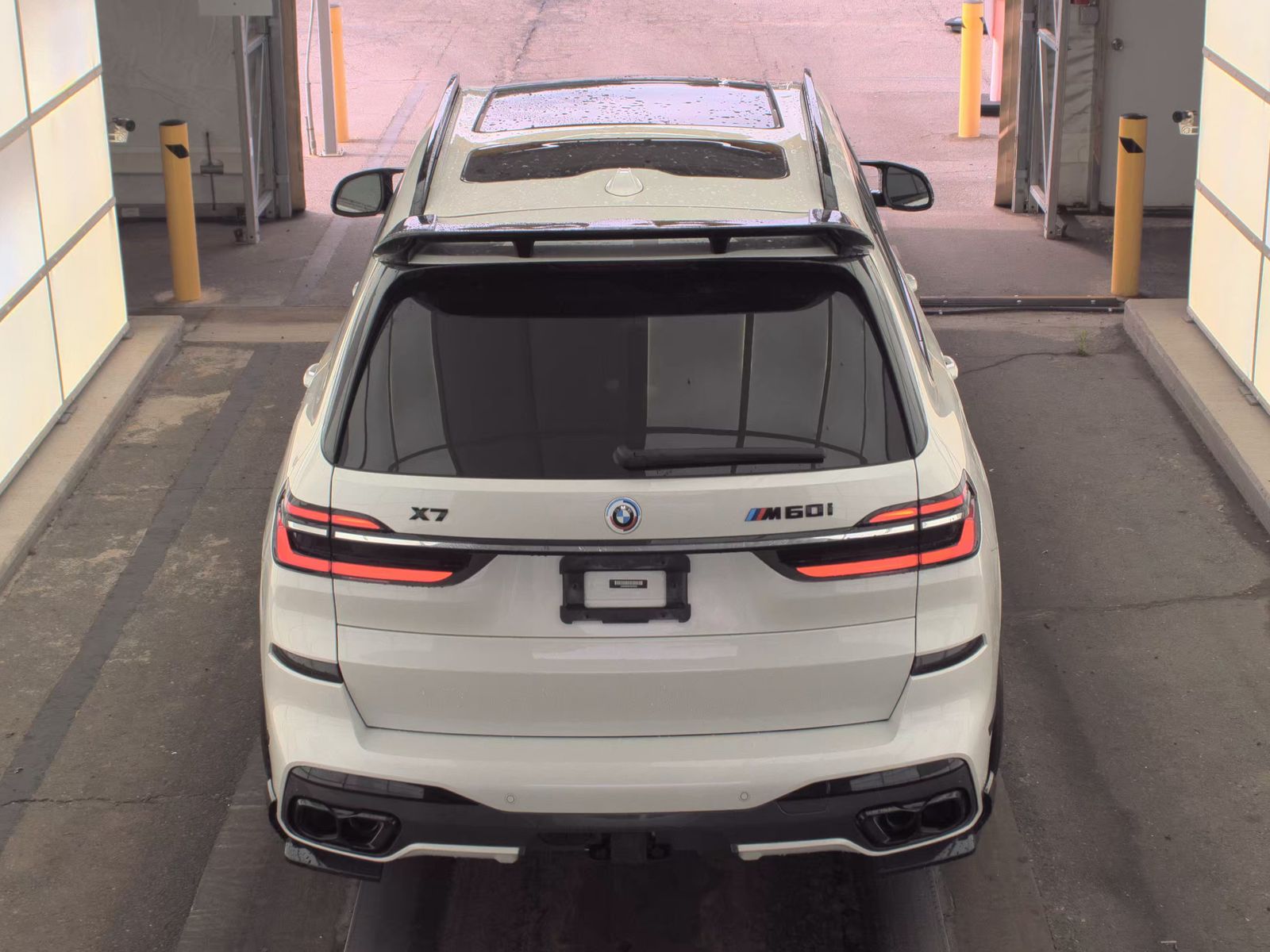 2023 BMW X7 M60i AWD