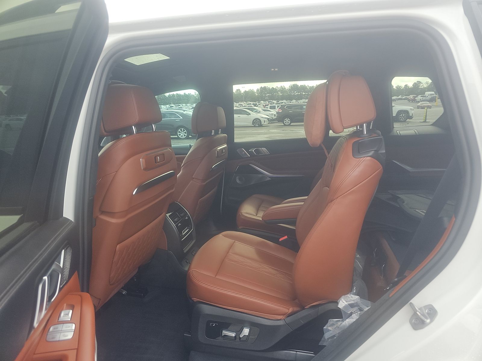 2023 BMW X7 M60i AWD
