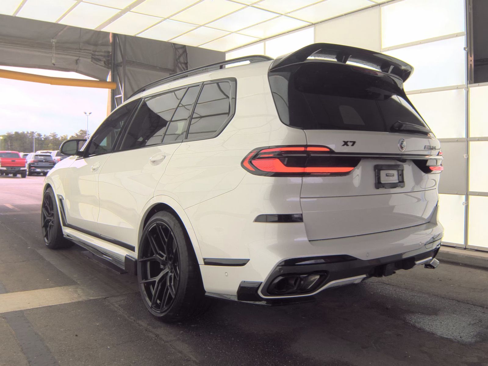 2023 BMW X7 M60i AWD