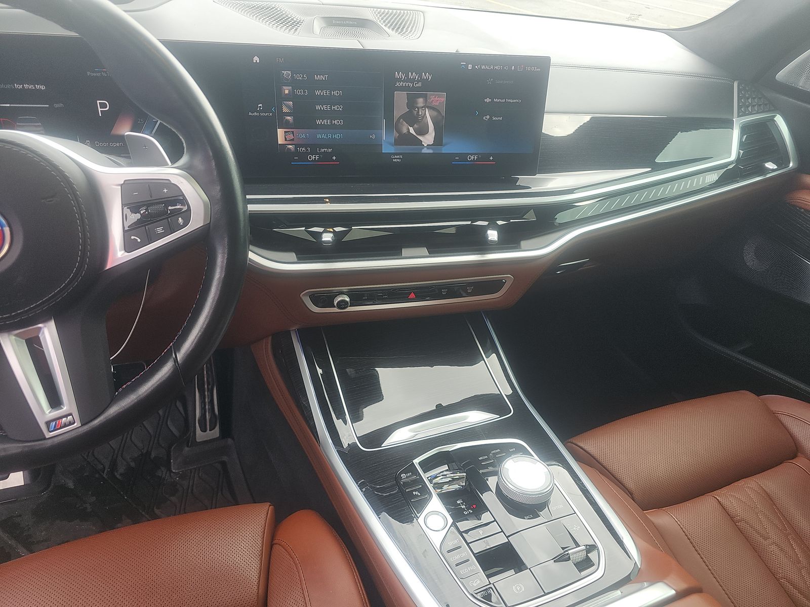 2023 BMW X7 M60i AWD