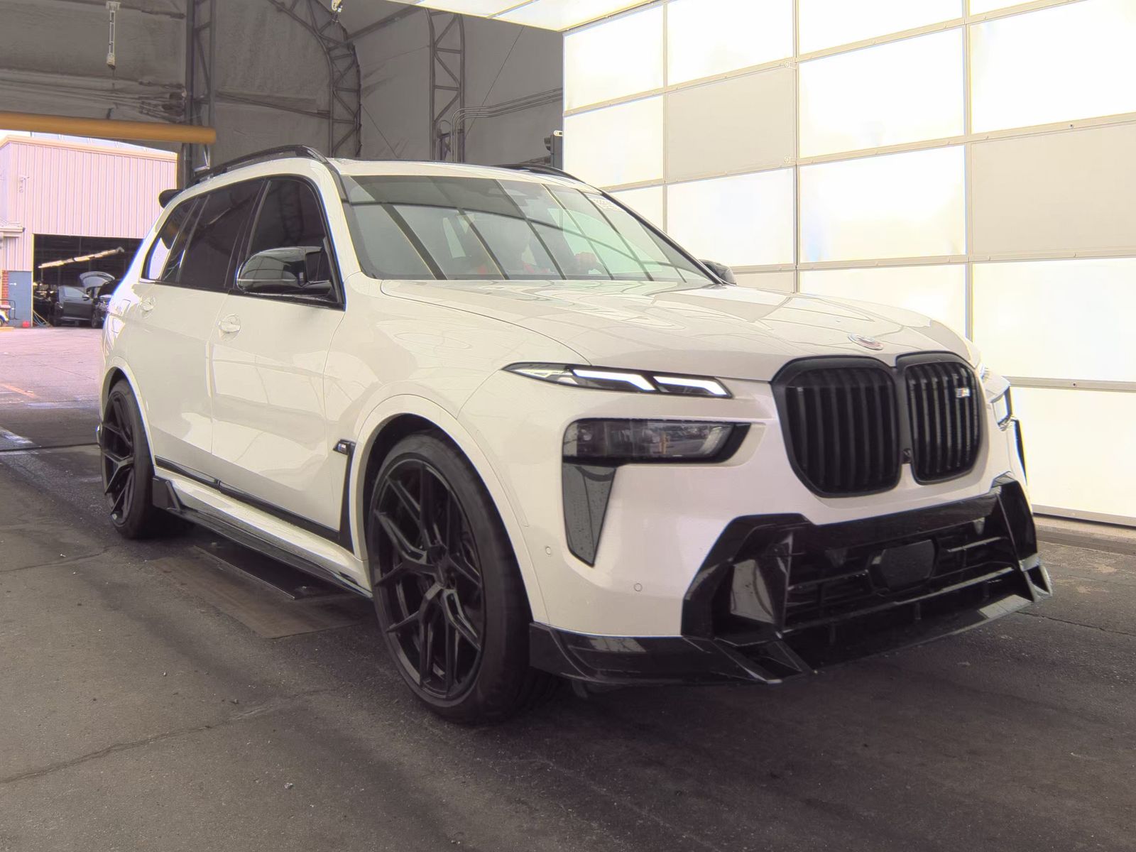 2023 BMW X7 M60i AWD