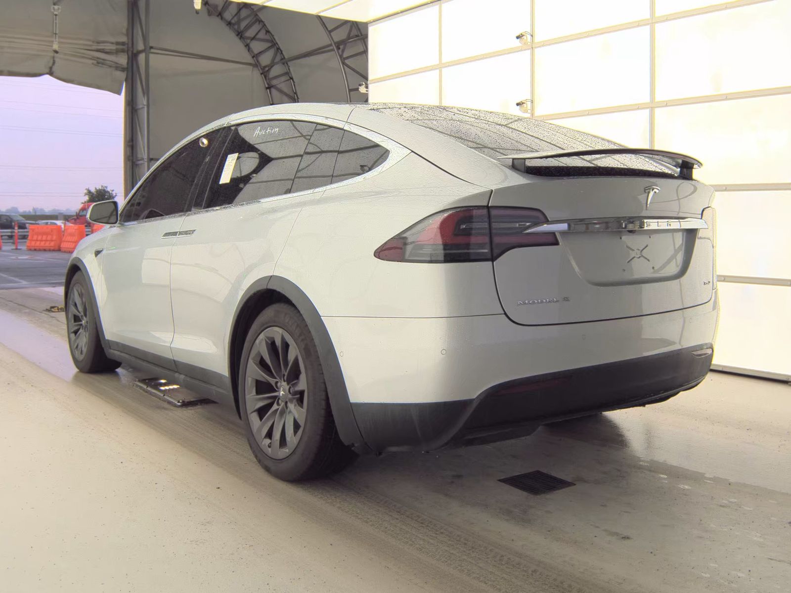TESLA MODEL X - 9