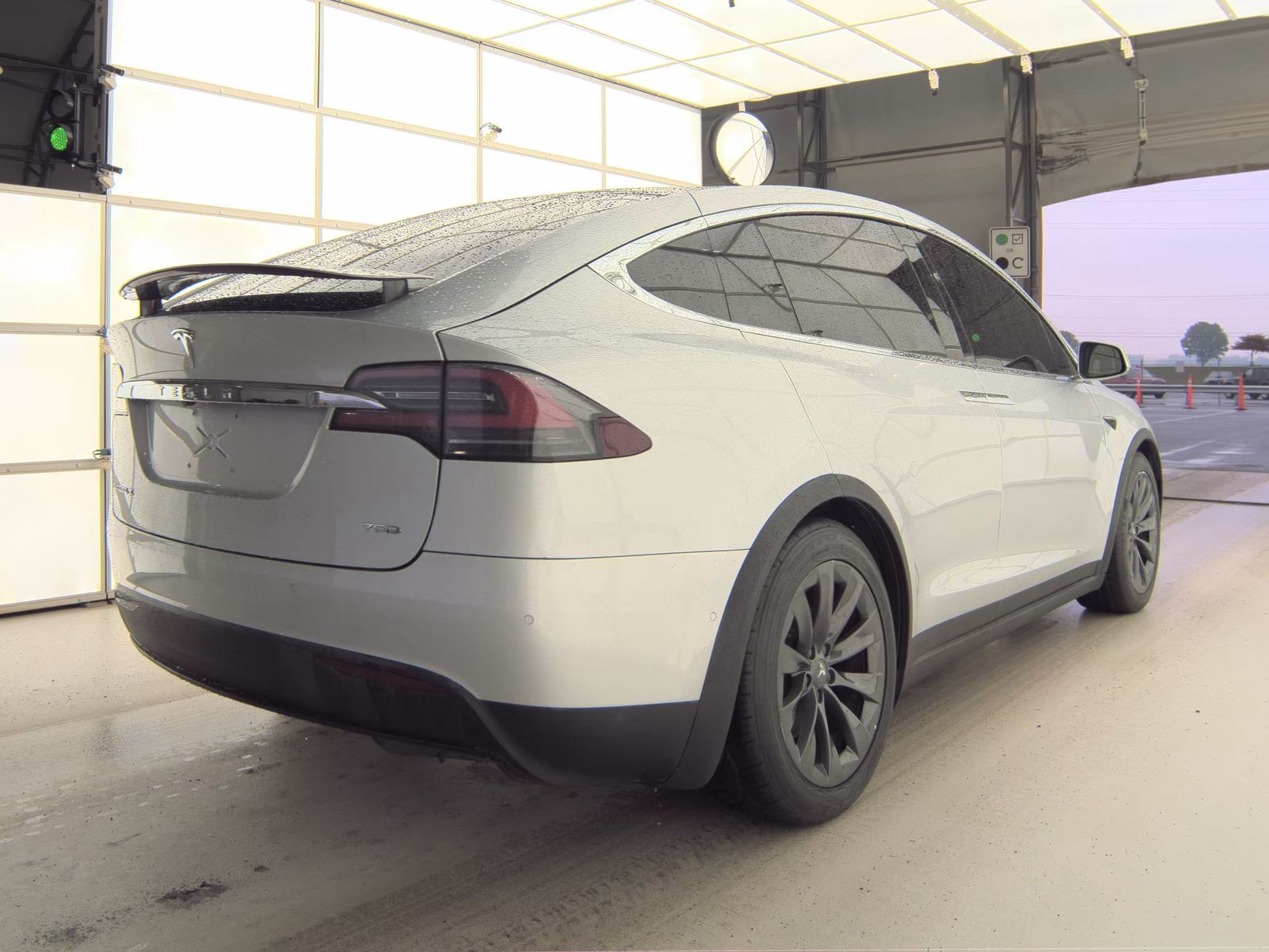 TESLA MODEL X - 6