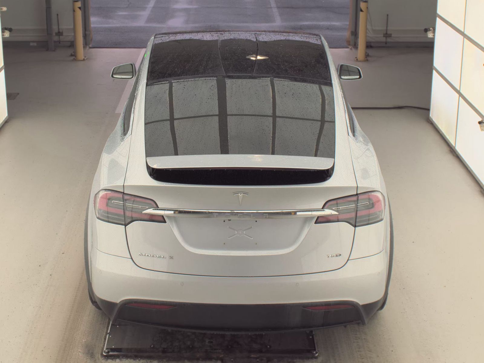 TESLA MODEL X - 7