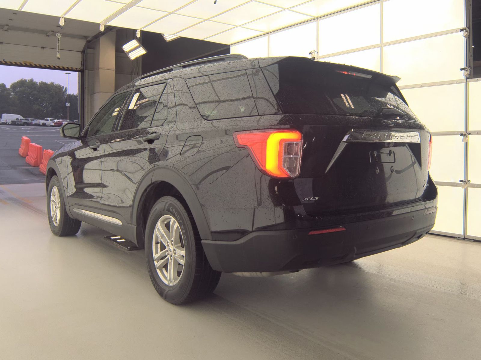 FORD EXPLORER - 9