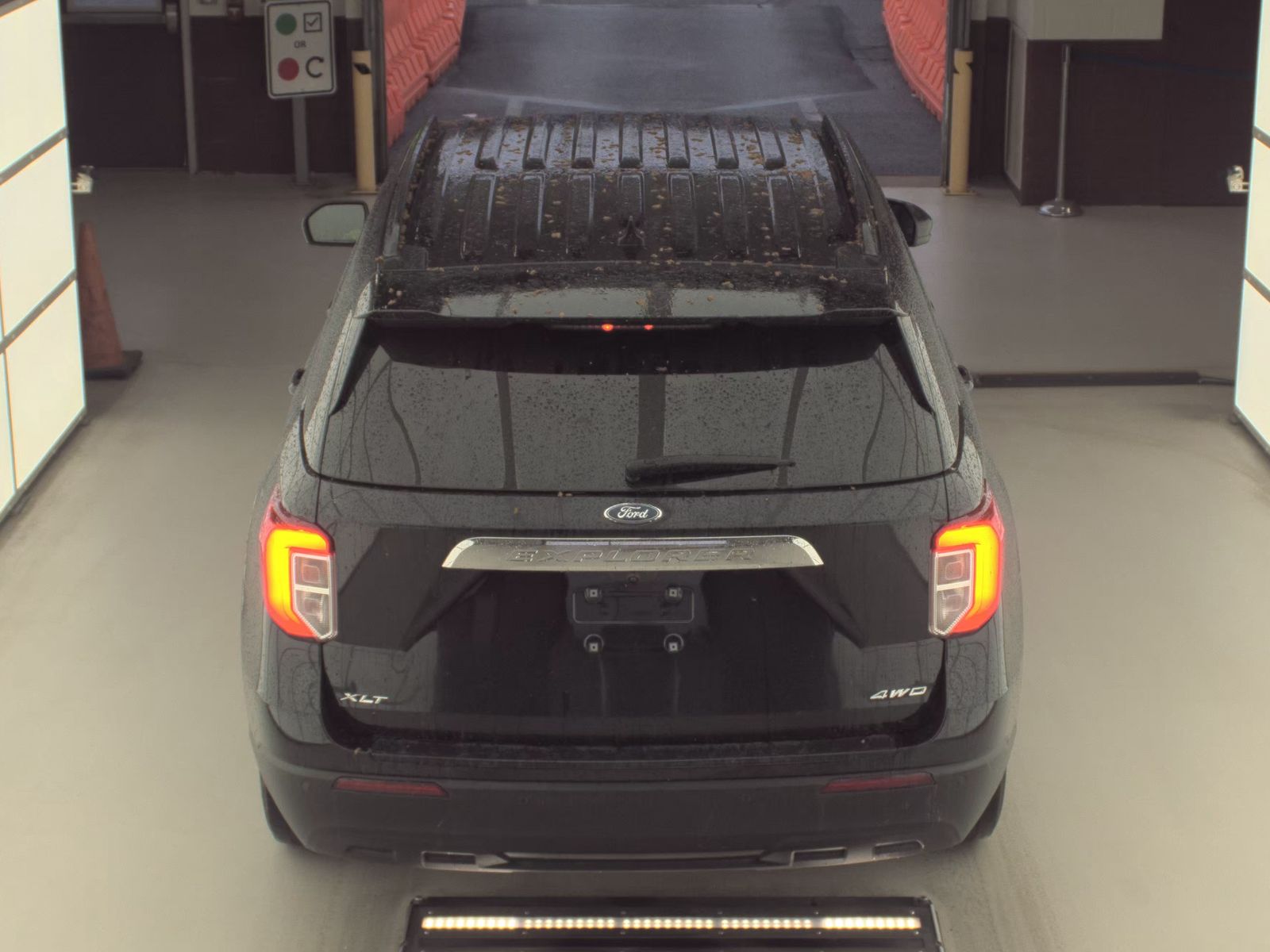 FORD EXPLORER - 7