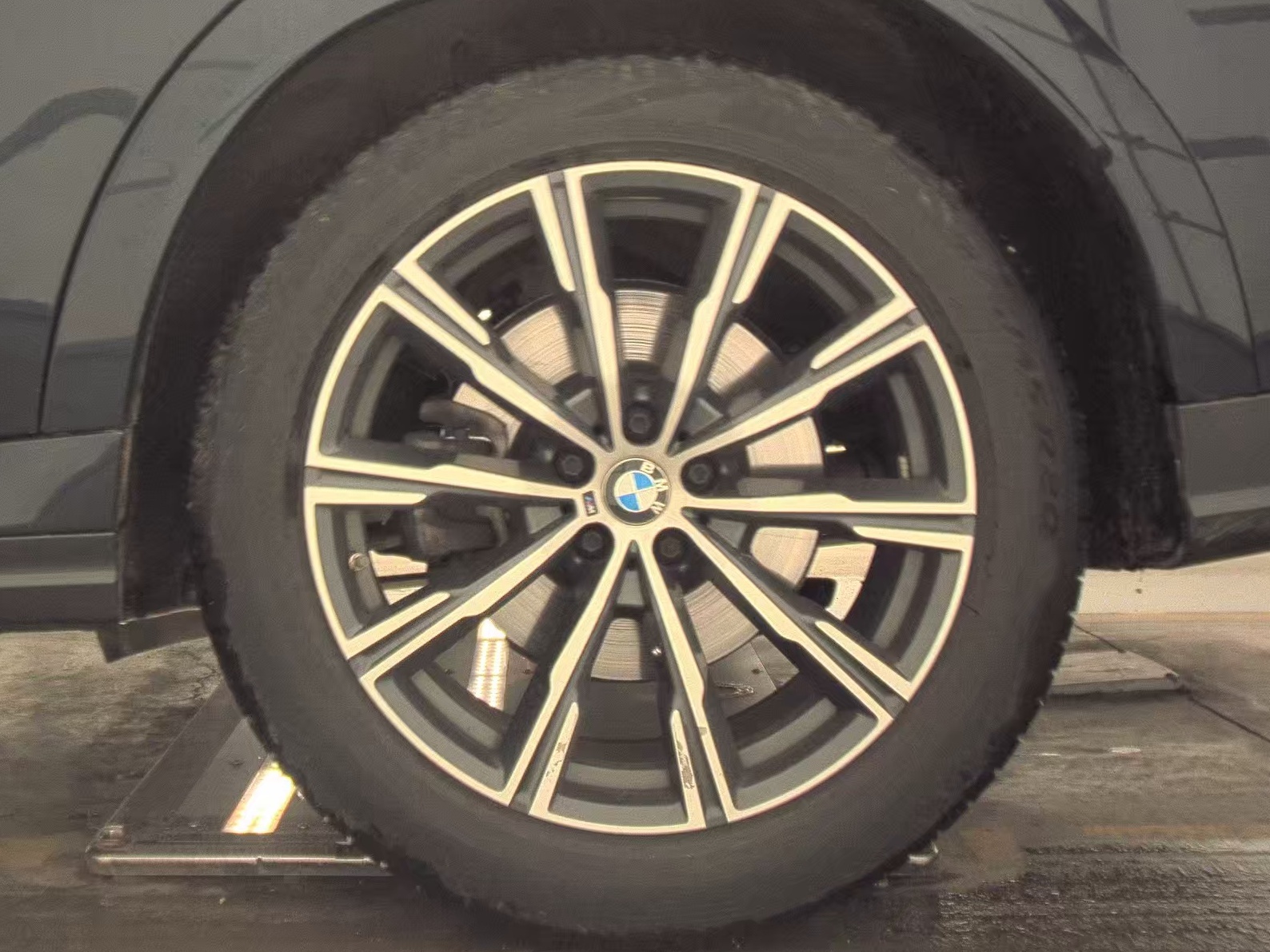 2025 BMW X6 xDrive40i AWD
