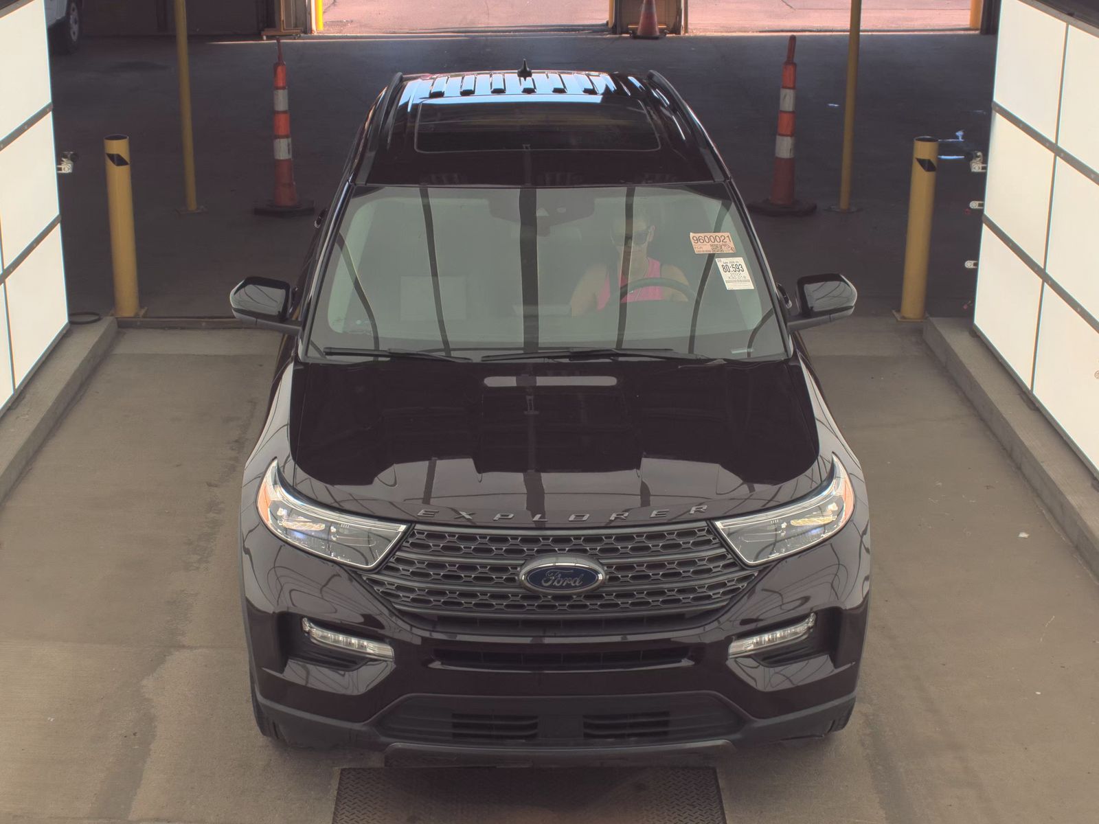 FORD EXPLORER - 3