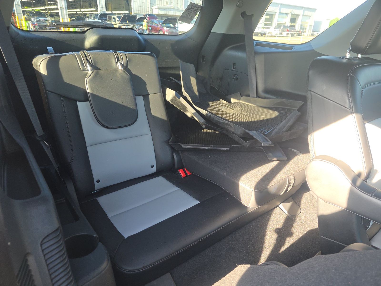 FORD EXPLORER - 9