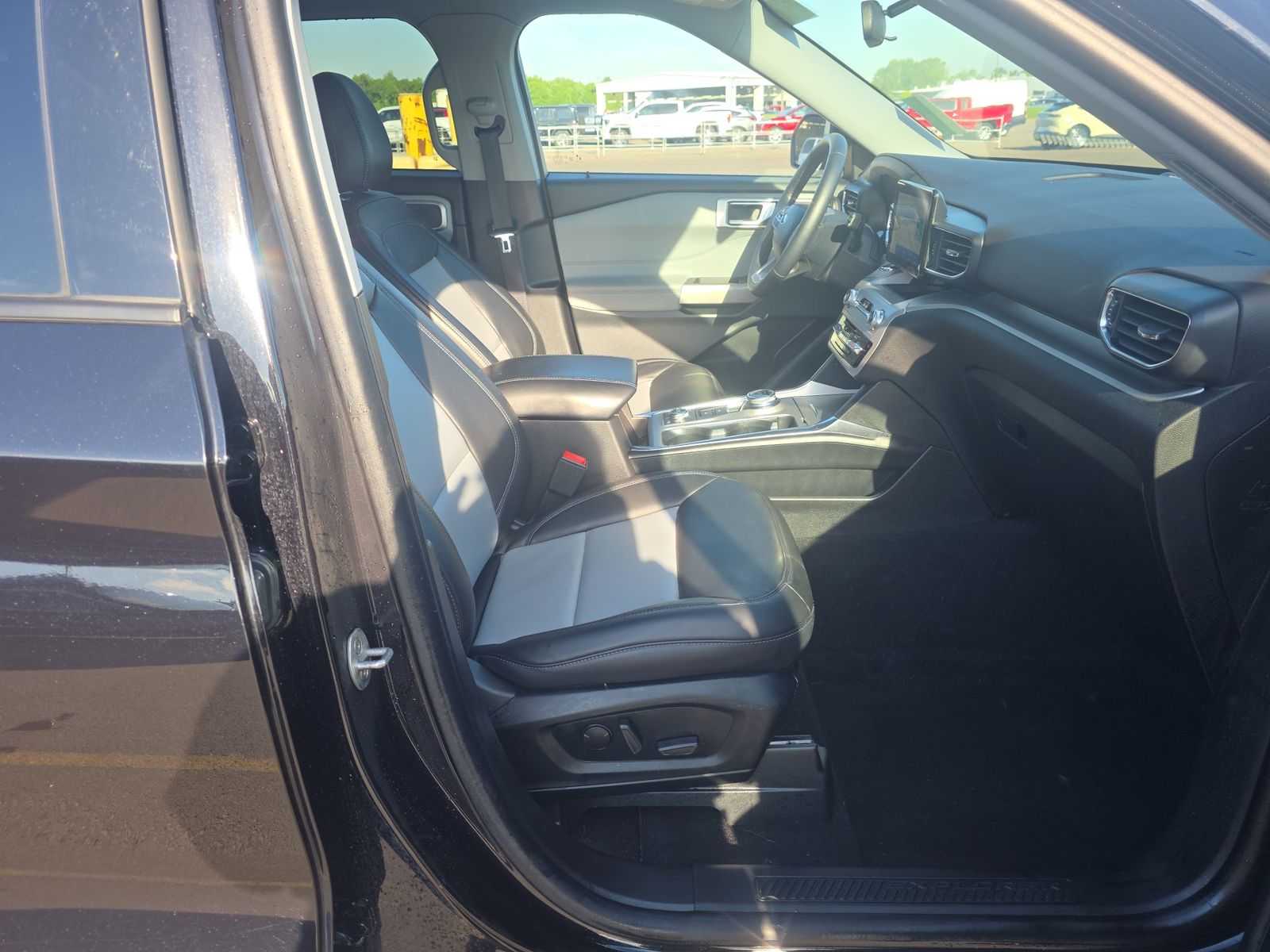 FORD EXPLORER - 3