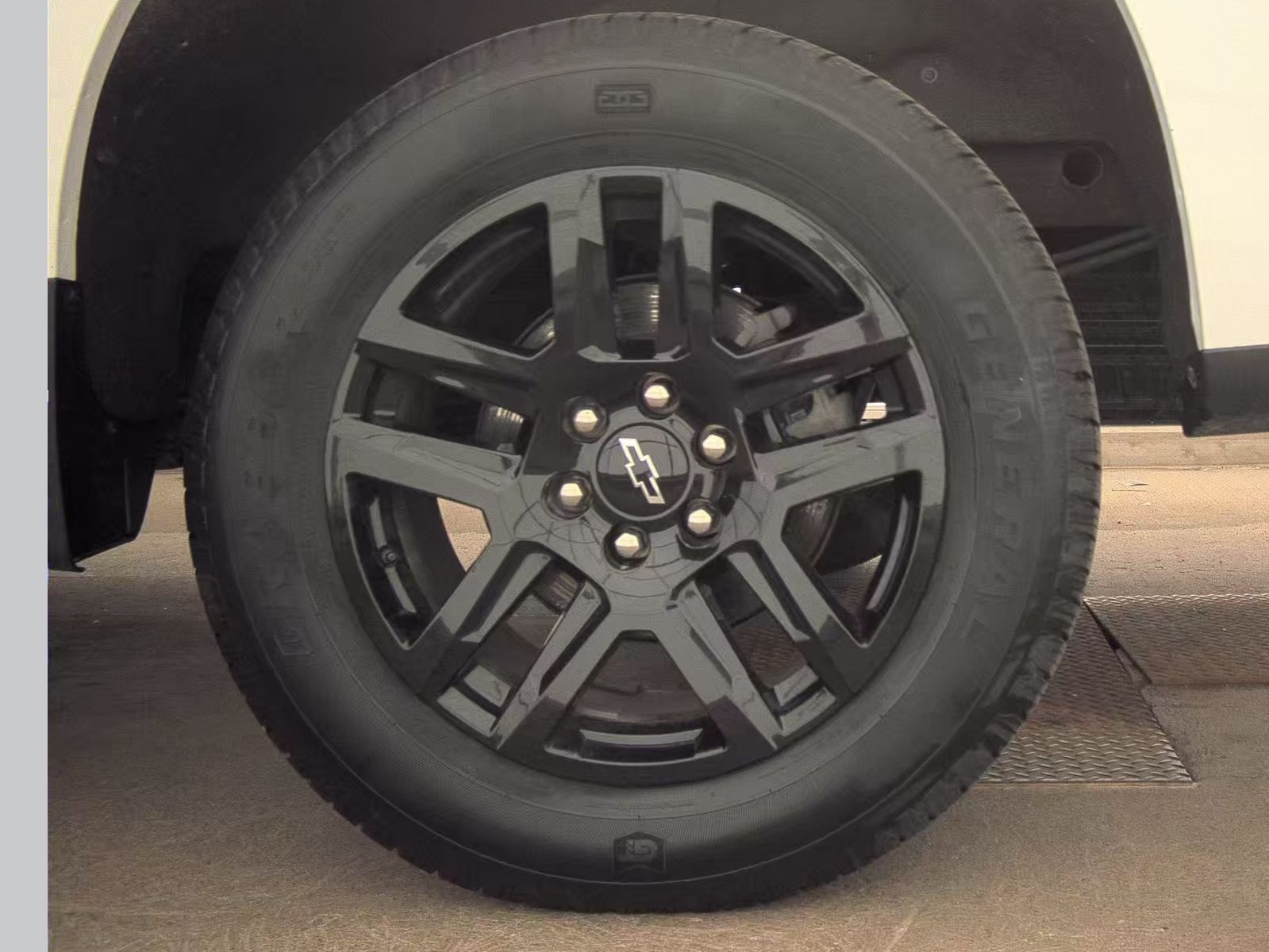 2023 Chevrolet Silverado 1500 Custom AWD