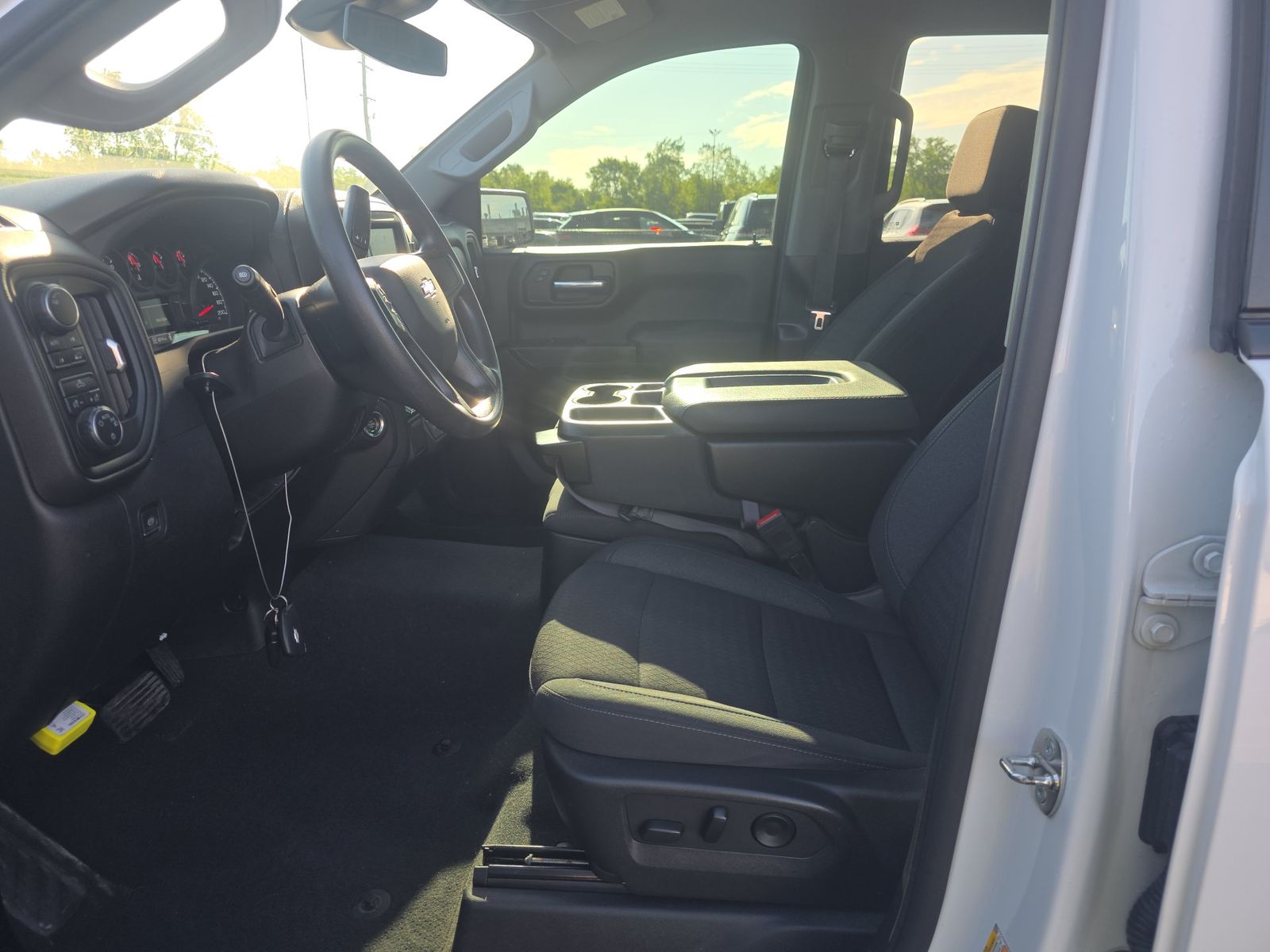 2023 Chevrolet Silverado 1500 Custom AWD