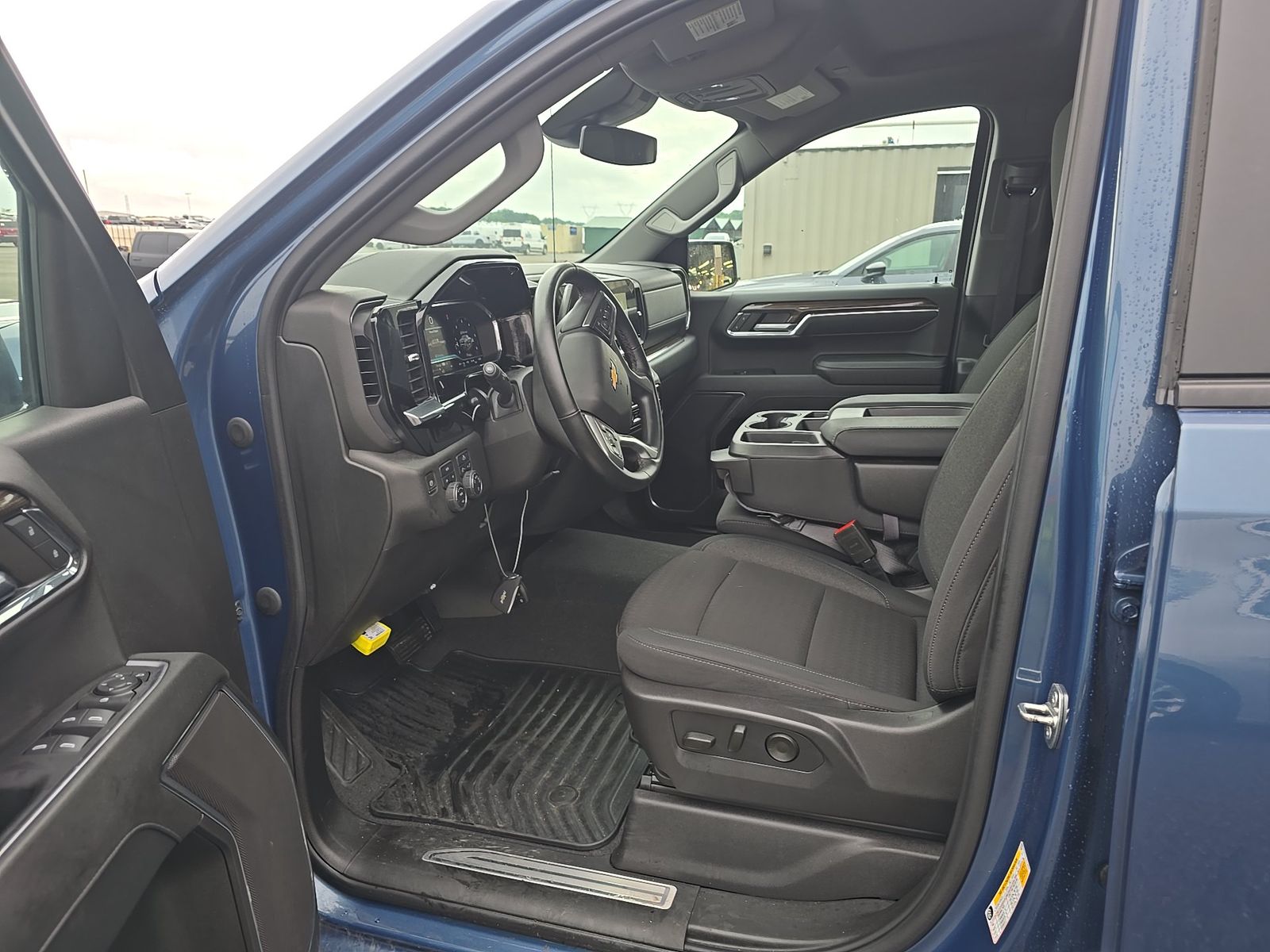 2024 Chevrolet Silverado 1500 LT AWD