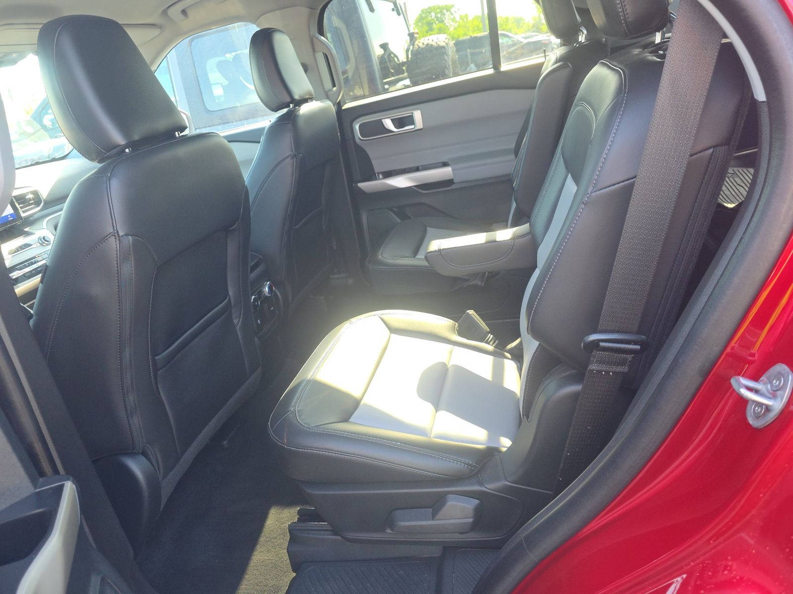 FORD EXPLORER - 8
