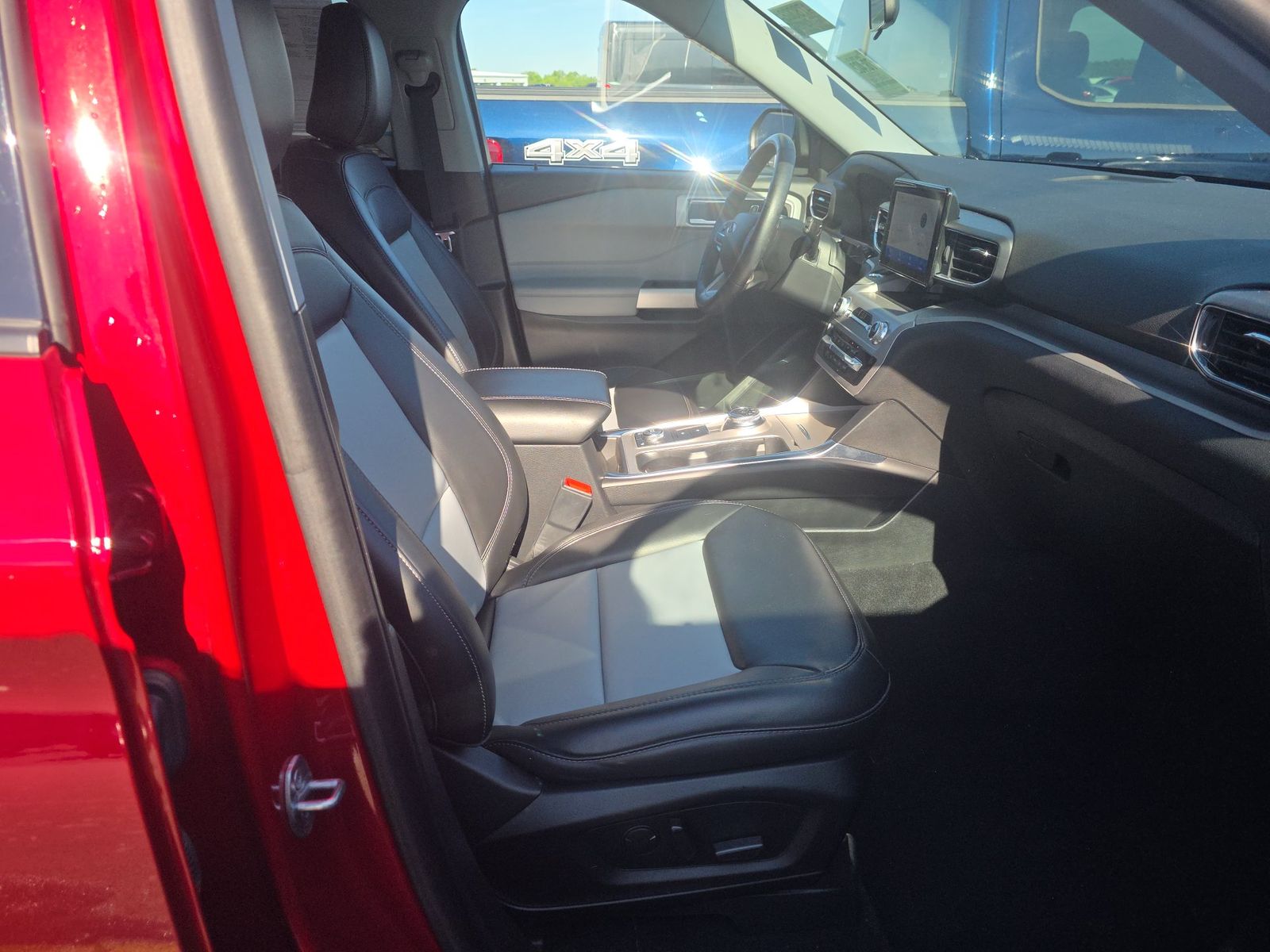 FORD EXPLORER - 3