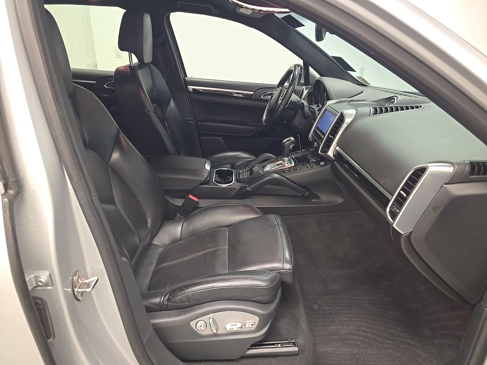 PORSCHE CAYENNE - 9