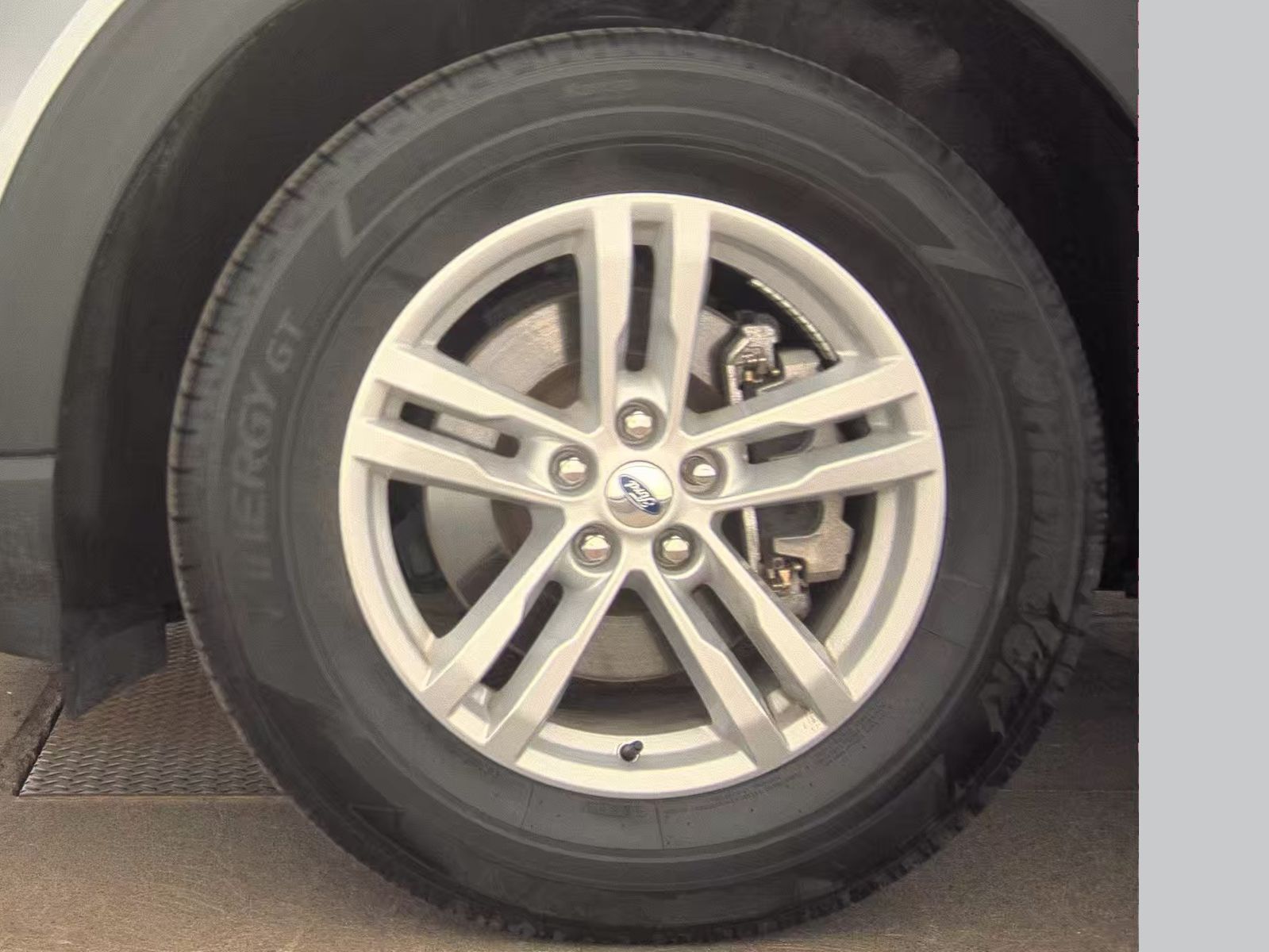 FORD EXPLORER - 10