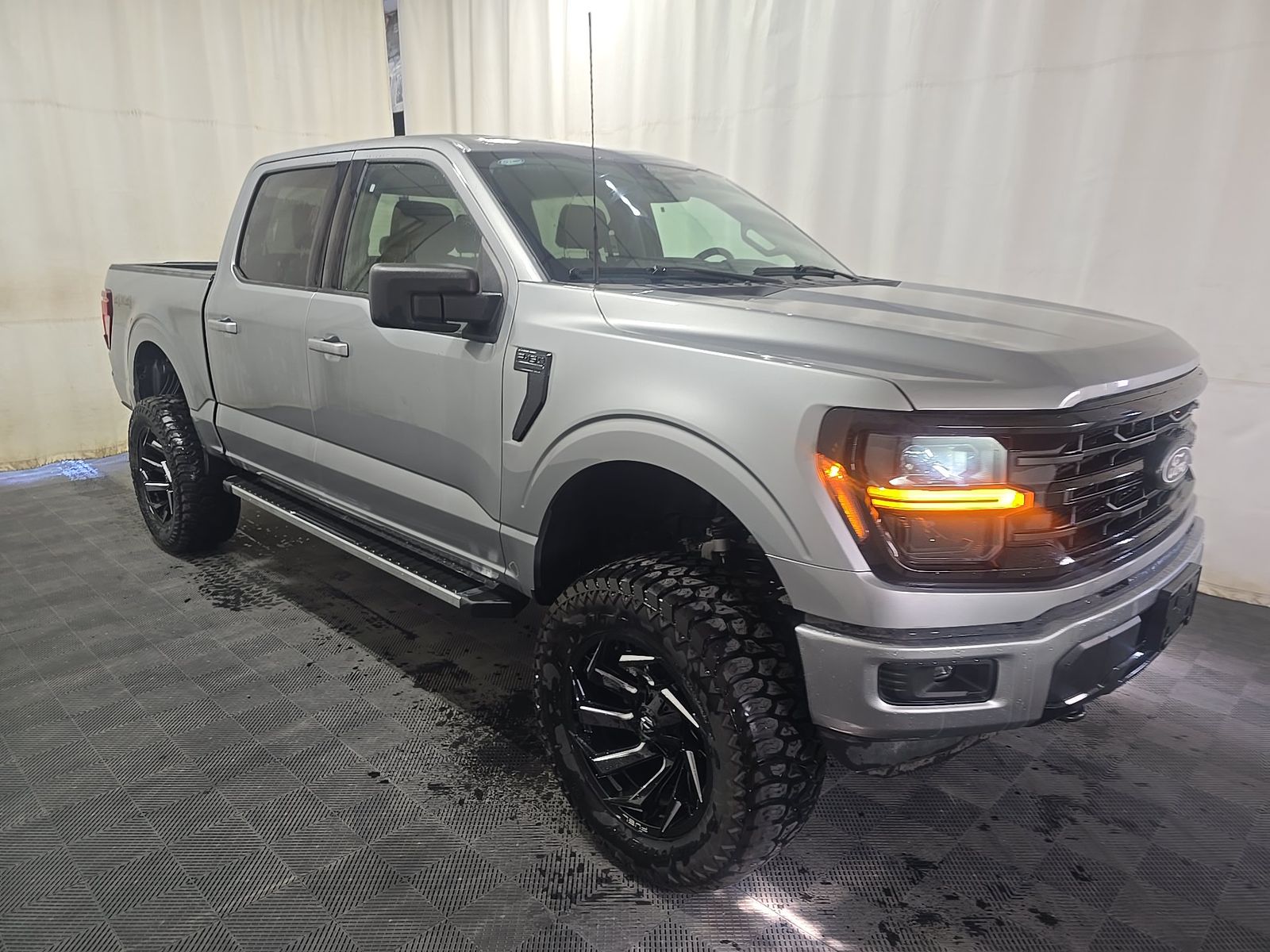 2025 Ford F-150 XLT AWD