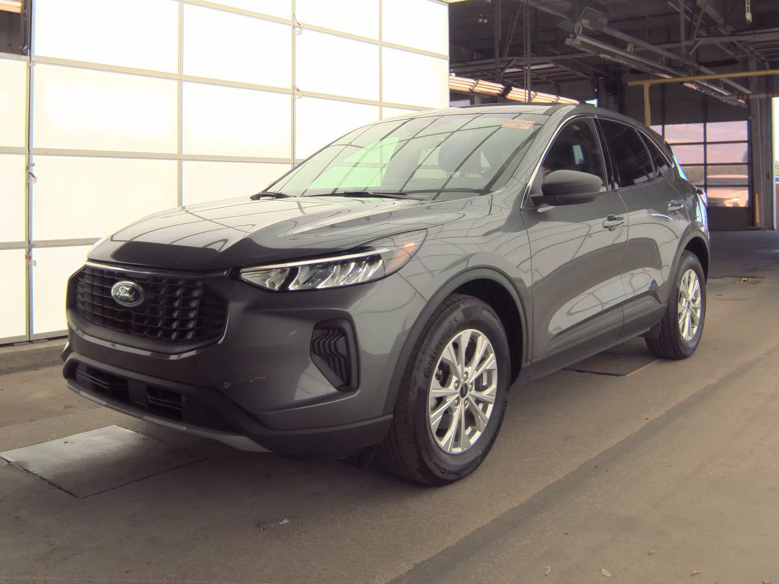 FORD ESCAPE - 1