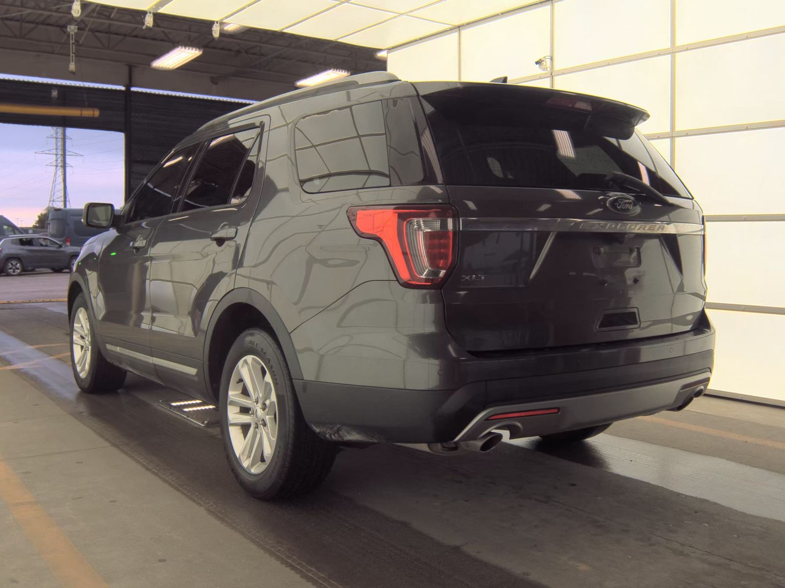 FORD EXPLORER - 9