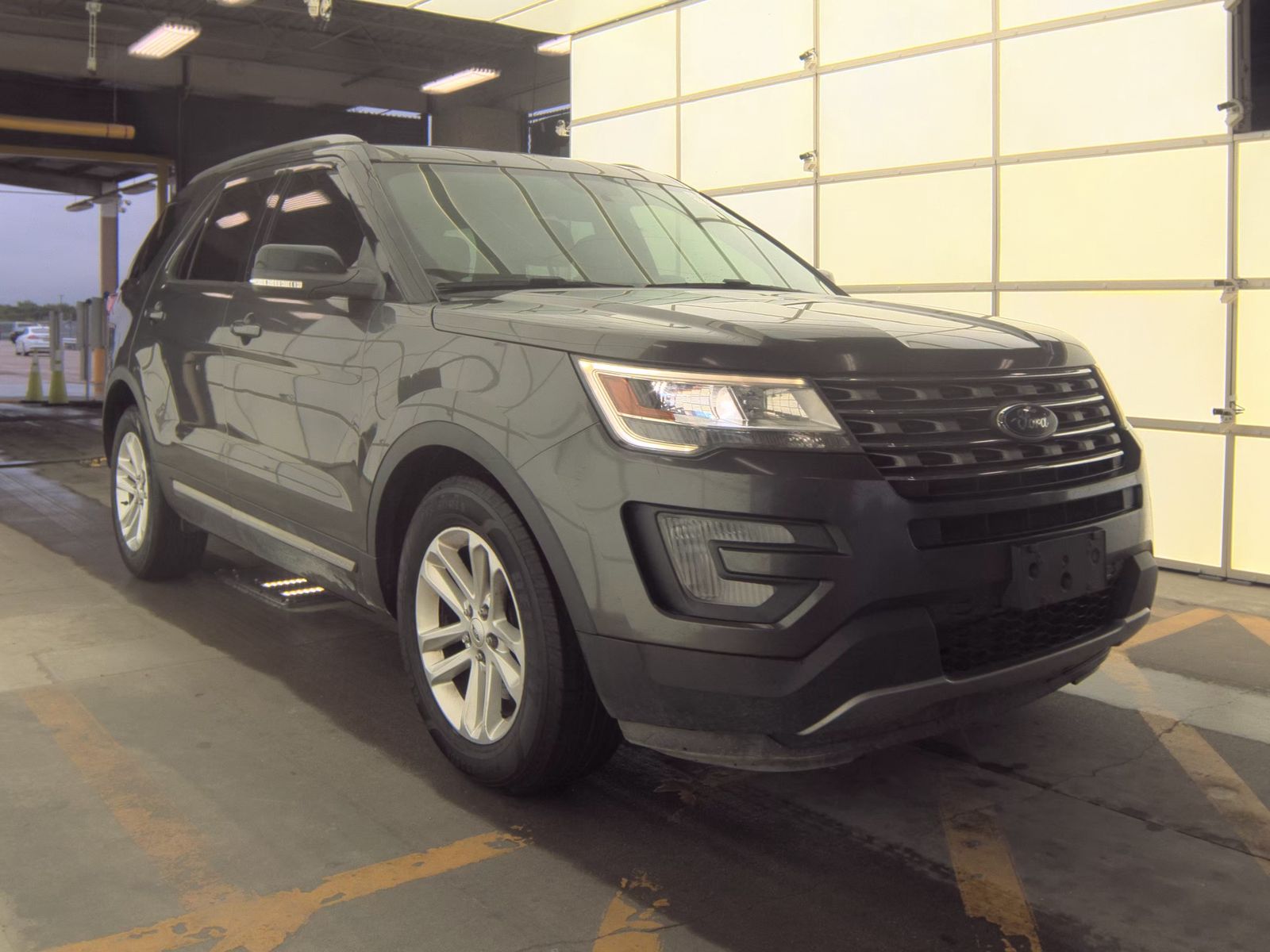 FORD EXPLORER - 5