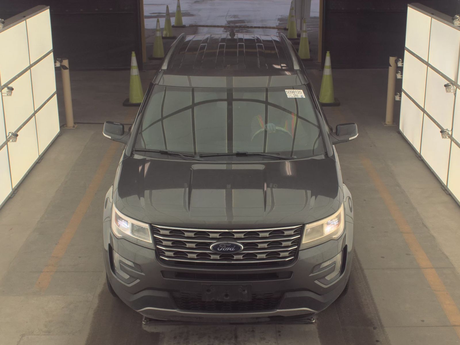 FORD EXPLORER - 3