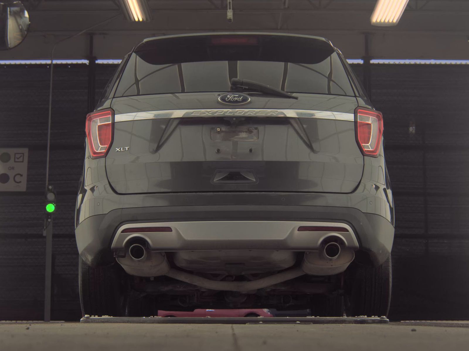 FORD EXPLORER - 8