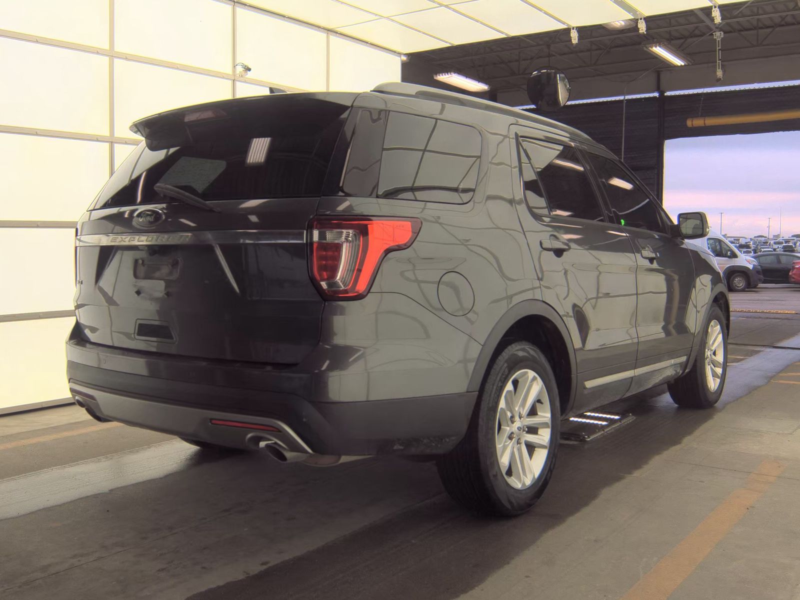 FORD EXPLORER - 6