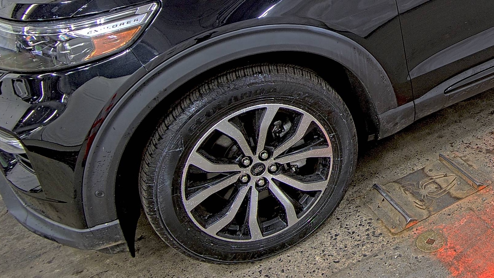 FORD EXPLORER - 8