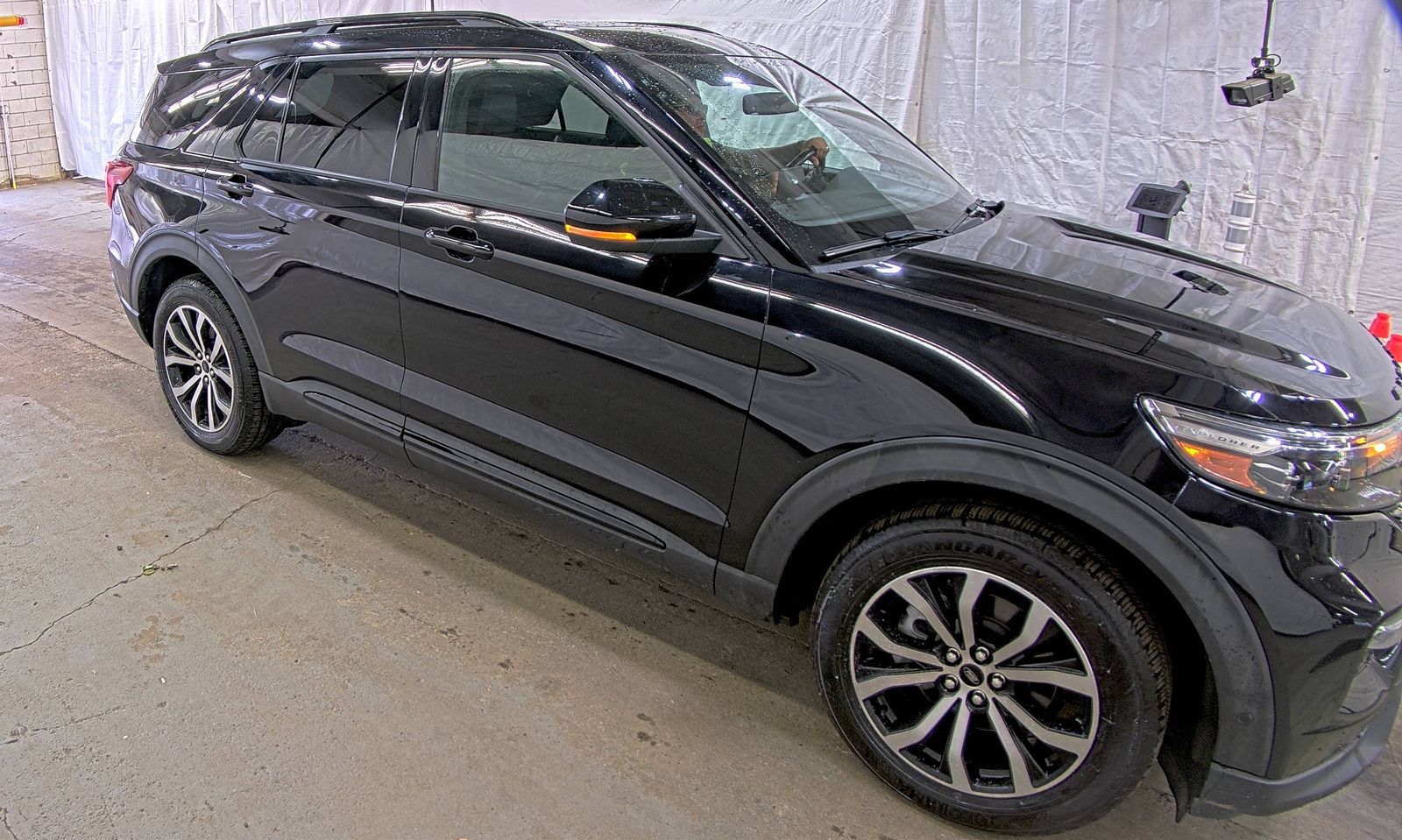 FORD EXPLORER - 4