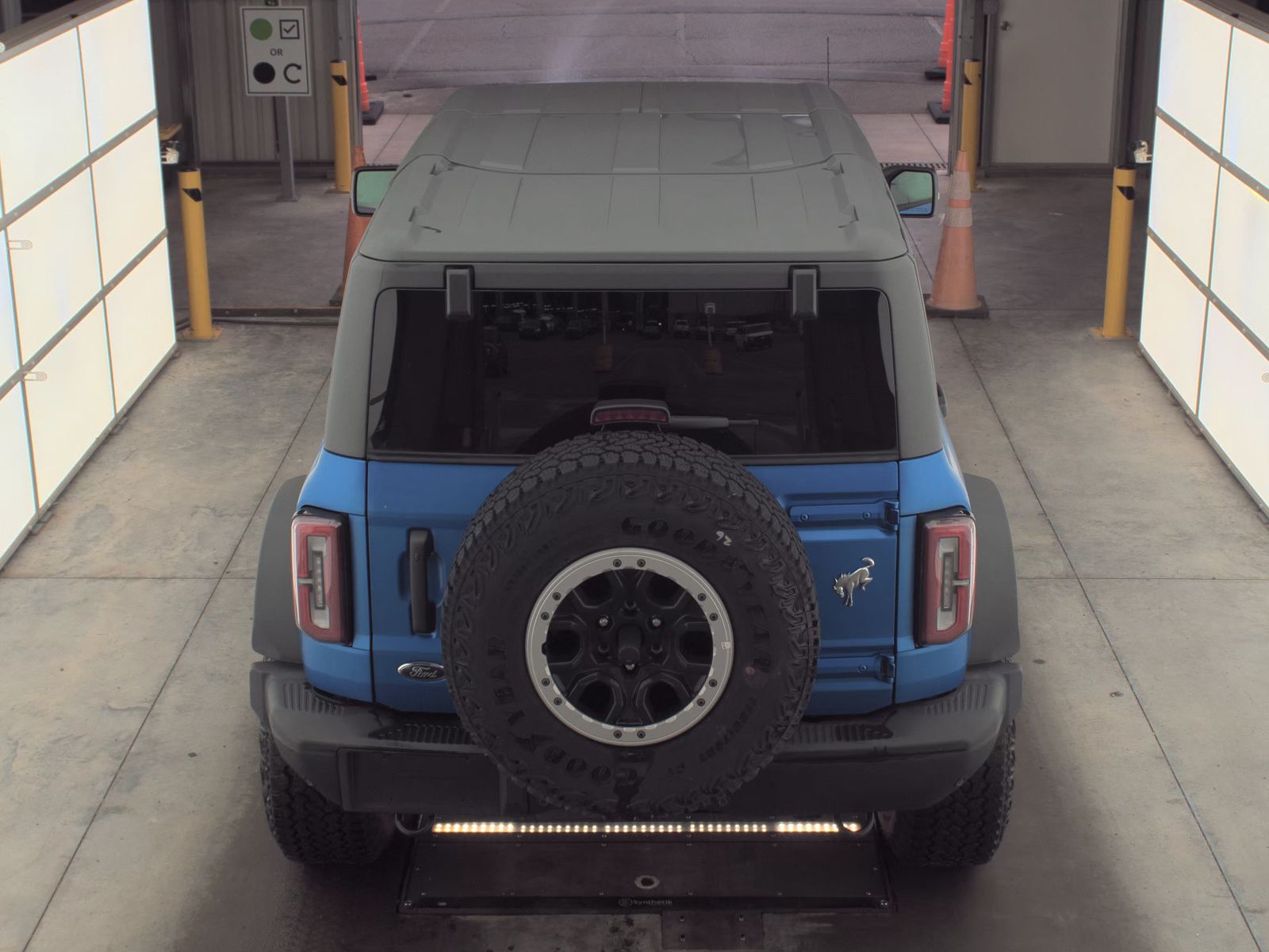 FORD BRONCO - 7