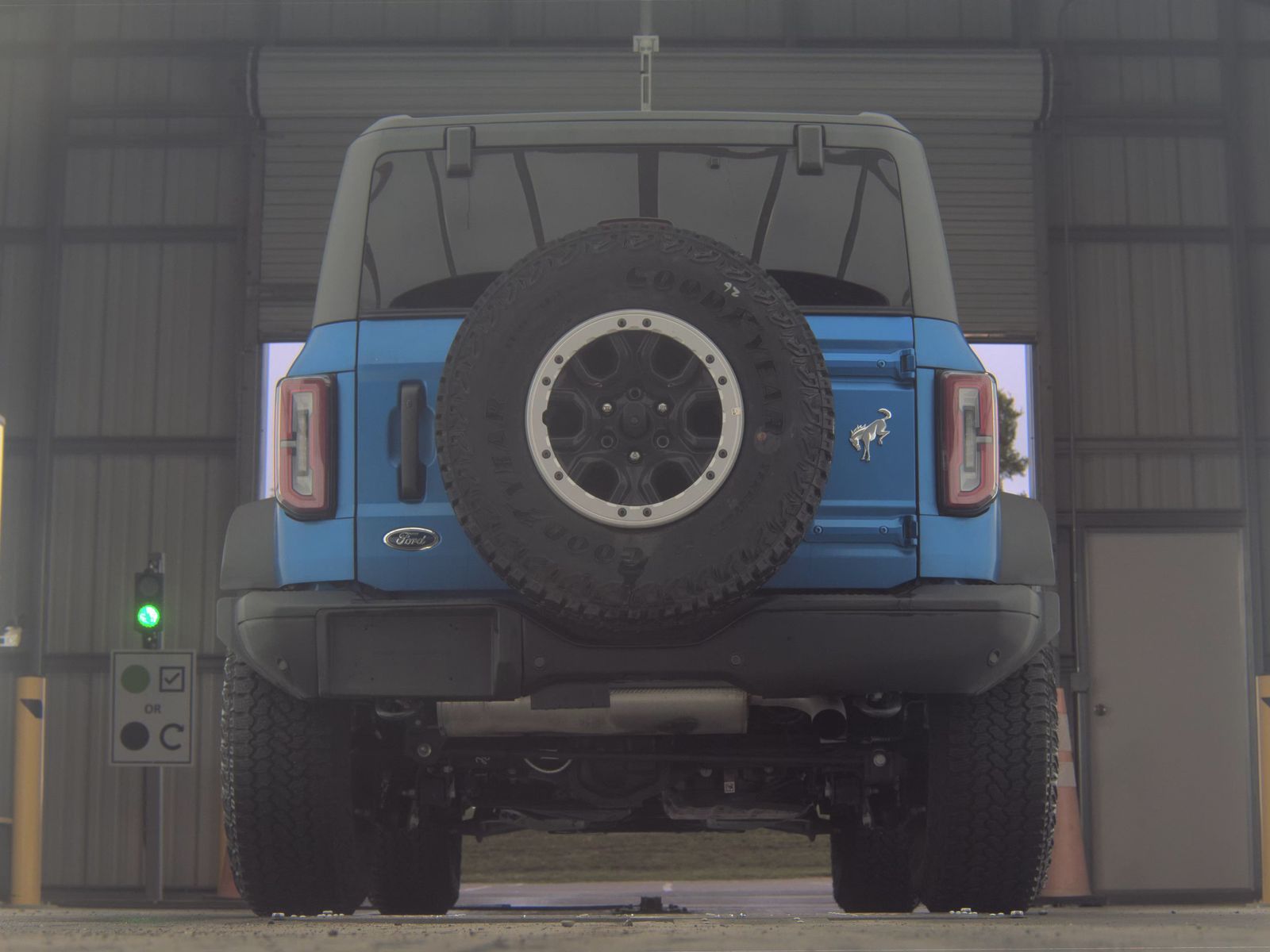FORD BRONCO - 8