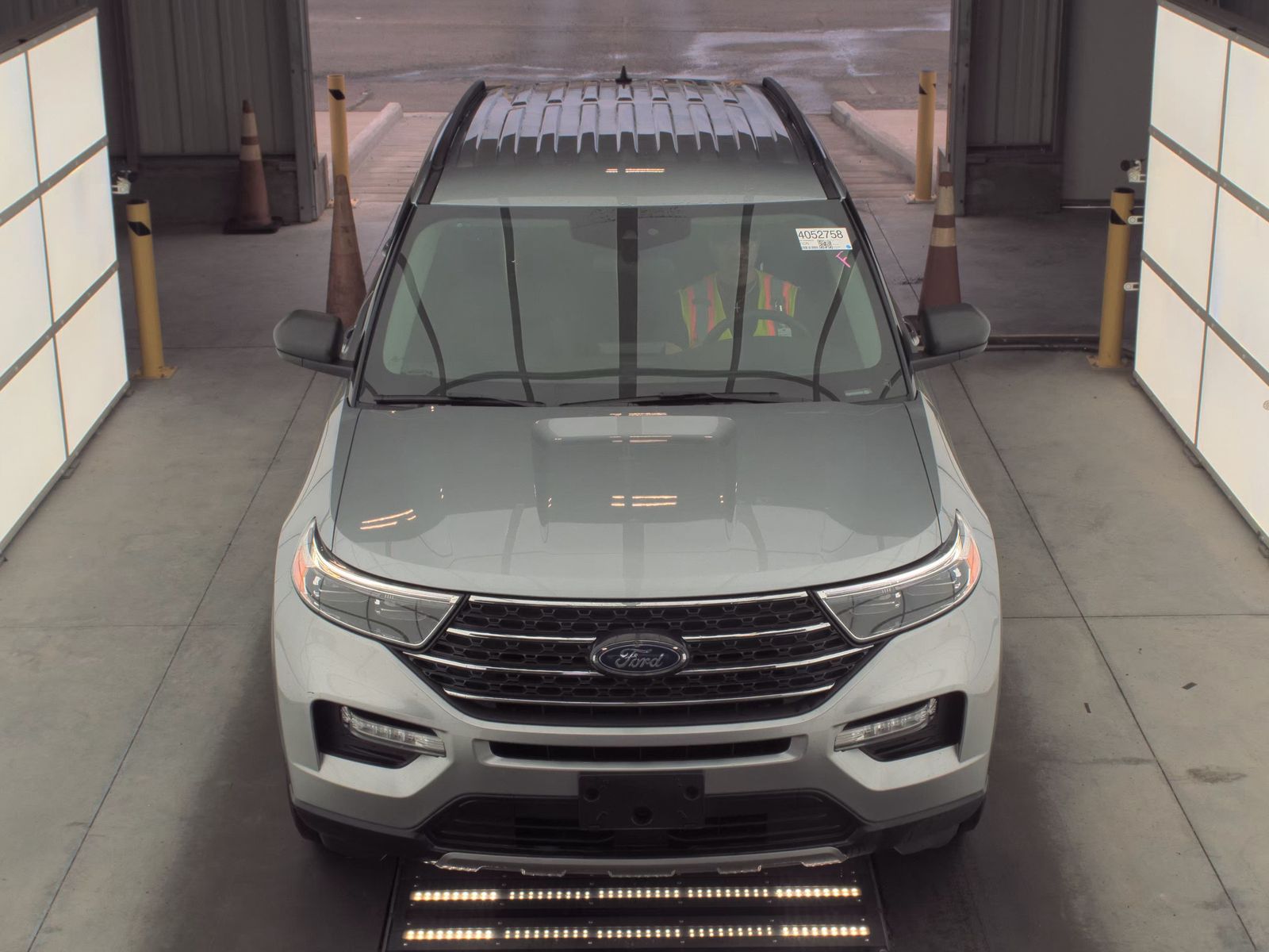 FORD EXPLORER - 3