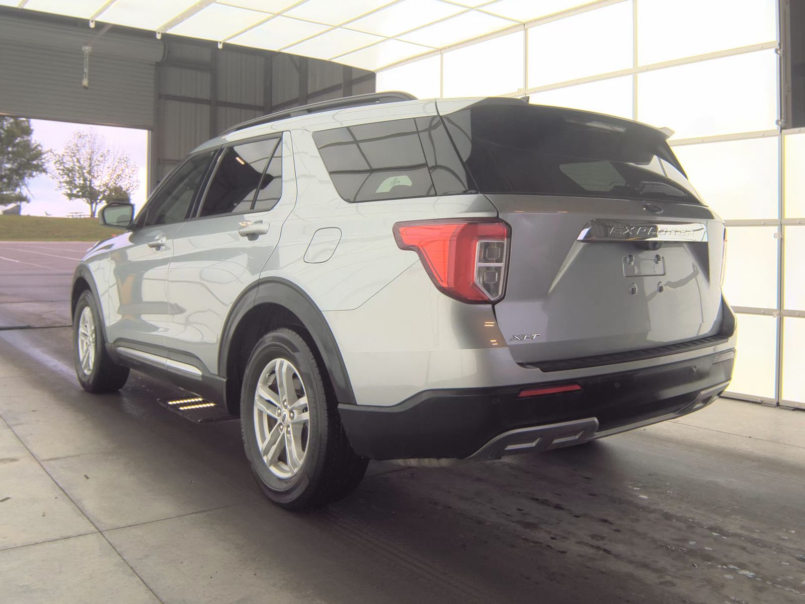 FORD EXPLORER - 9