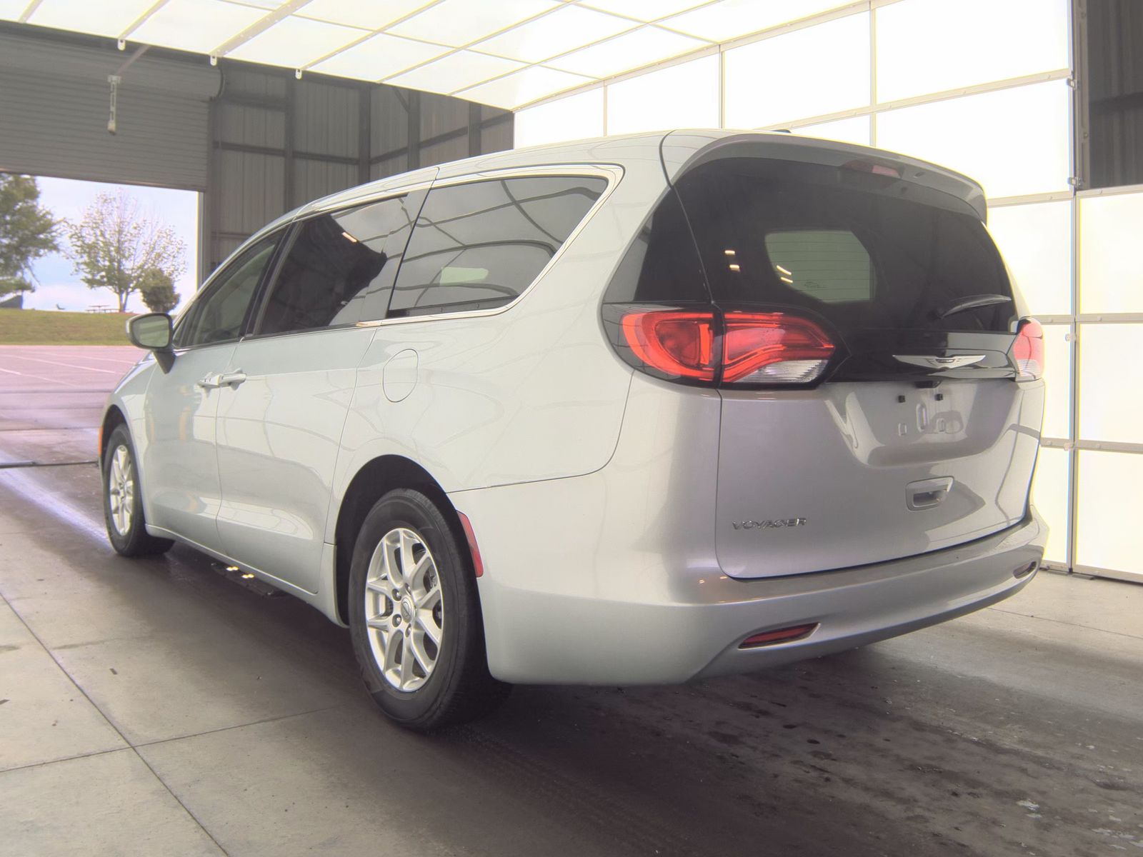 CHRYSLER VOYAGER - 9