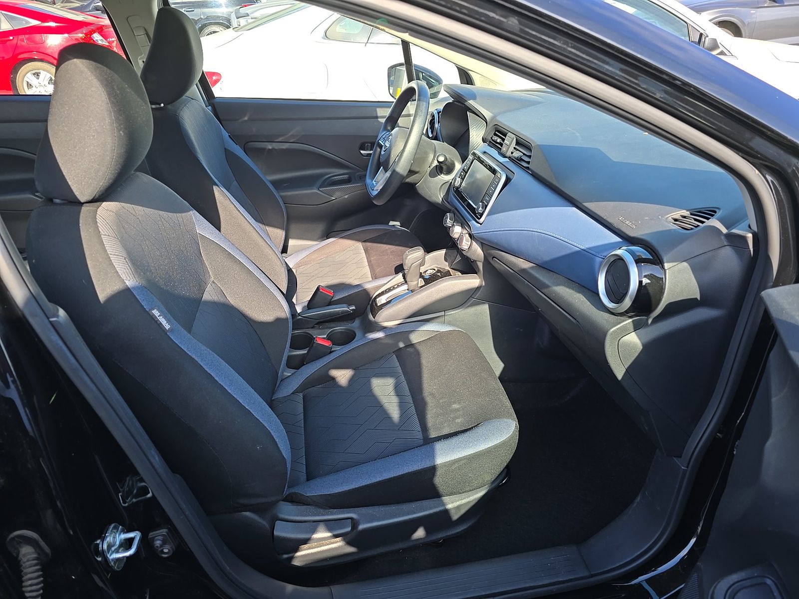 NISSAN VERSA - 9