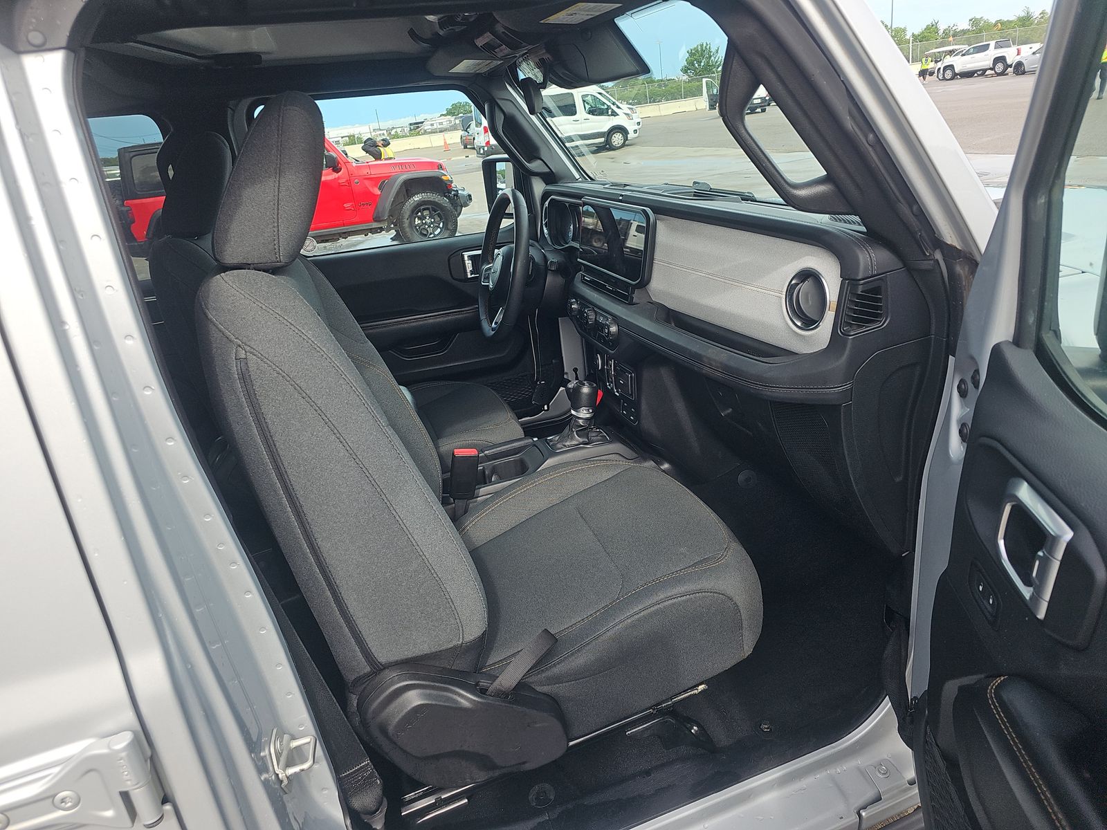 2024 Jeep Wrangler Sahara AWD