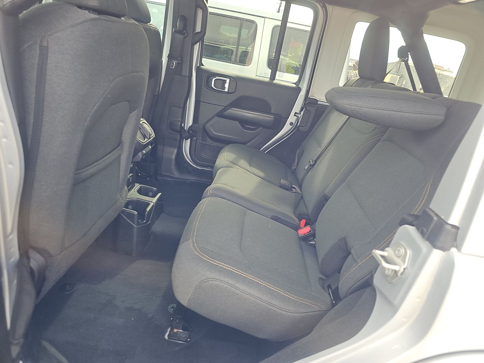 2024 Jeep Wrangler Sahara AWD